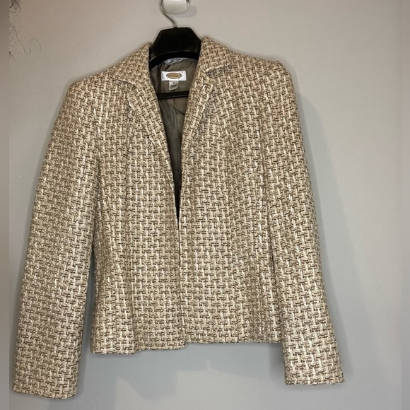 Talbots Jackets & Blazers - Talbots Beige, Cream & Gold Tweed Blazer size 6